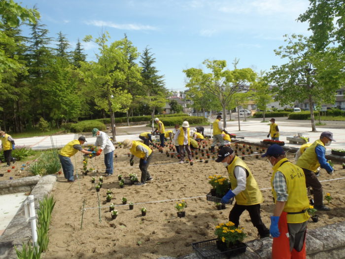 花株を置いていきます。